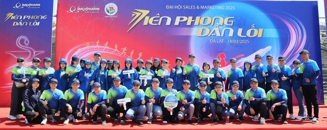 Trao tặng 500 cây xanh cho TP. Đà Lạt. Ảnh: Imexpharm