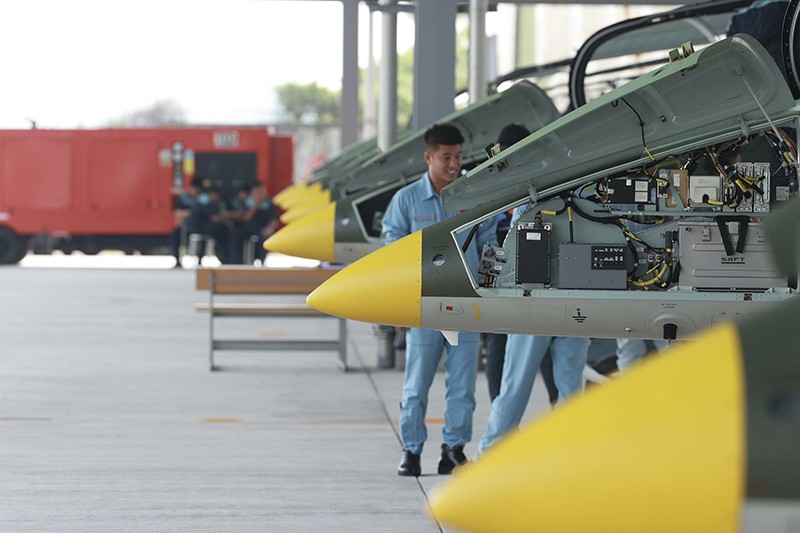 Đội hình bay 6 chiếc L-39NG thuộc Trung đoàn Không quân 910 (Trường Sĩ quan Không quân, Quân chủng PK-KQ)