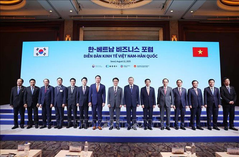 Tổng Bí thư Tô Lâm và Thủ tướng Hàn Quốc Kim Min Seok cùng các đại biểu dự Diễn đàn kinh tế Việt Nam – Hàn Quốc - Ảnh: TTXVN