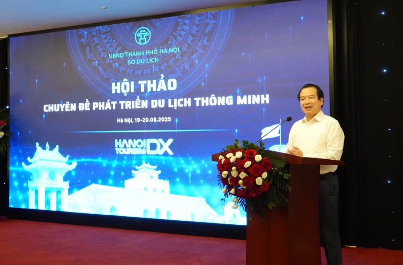 Ông Hà Văn Siêu, Phó cục trưởng Cục Du lịch Quốc gia Việt Nam phát biểu tại Hội thảo. Ảnh: Hồng Hạnh.