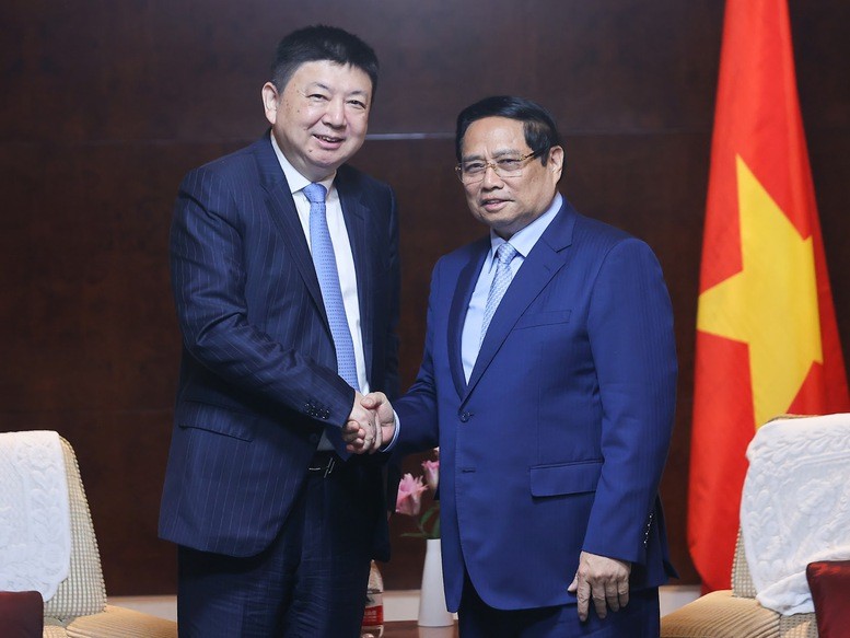 Thủ tướng Phạm Minh Chính tiếp Chủ tịch HĐQT Tập đoàn Thiết kế Hoa Thiết Dương Vệ Đông - Ảnh: Nhật Bắc. Thủ tướng Phạm Minh Chính tiếp Chủ tịch HĐQT Tập đoàn Thiết kế Hoa Thiết Dương Vệ Đông - Ảnh: Nhật Bắc.