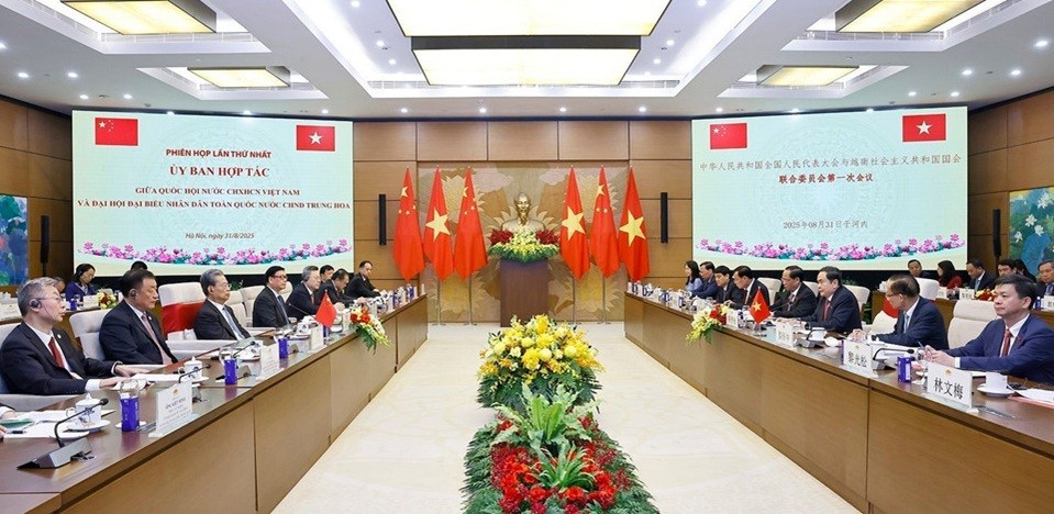 Phiên họp của Ủy ban hợp tác giữa Quốc hội Việt Nam và Nhân đại toàn quốc Trung Quốc. Ảnh: Doãn Tấn.