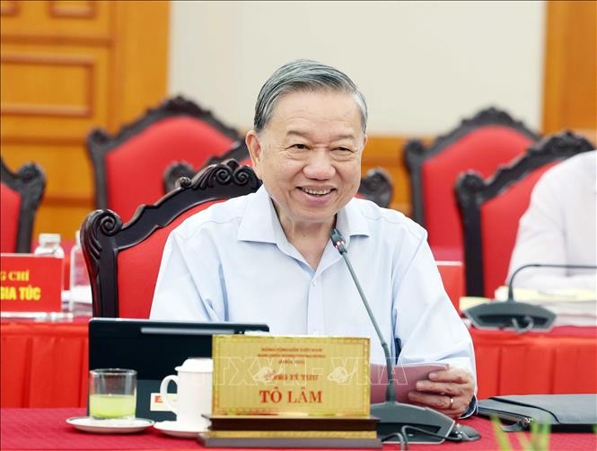 Tổng Bí thư đề nghị Ban Thường vụ Đảng ủy Chính phủ tiếp thu ý kiến của các đồng chí Ủy viên Bộ Chính trị, ý kiến góp ý hợp lý của các ban, bộ, ngành Trung ương để hoàn thiện các văn kiện và phương án nhân sự, tiếp tục chuẩn bị chu đáo để tổ chức thành công Đại hội Đảng bộ nhiệm kỳ 2025-2030 - Ảnh: TTXVN Tổng Bí thư đề nghị Ban Thường vụ Đảng ủy Chính phủ tiếp thu ý kiến của các đồng chí Ủy viên Bộ Chính trị, ý kiến góp ý hợp lý của các ban, bộ, ngành Trung ương để hoàn thiện các văn kiện và phương án nhân sự, tiếp tục chuẩn bị chu đáo để tổ chức thành công Đại hội Đảng bộ nhiệm kỳ 2025-2030 - Ảnh: TTXVN