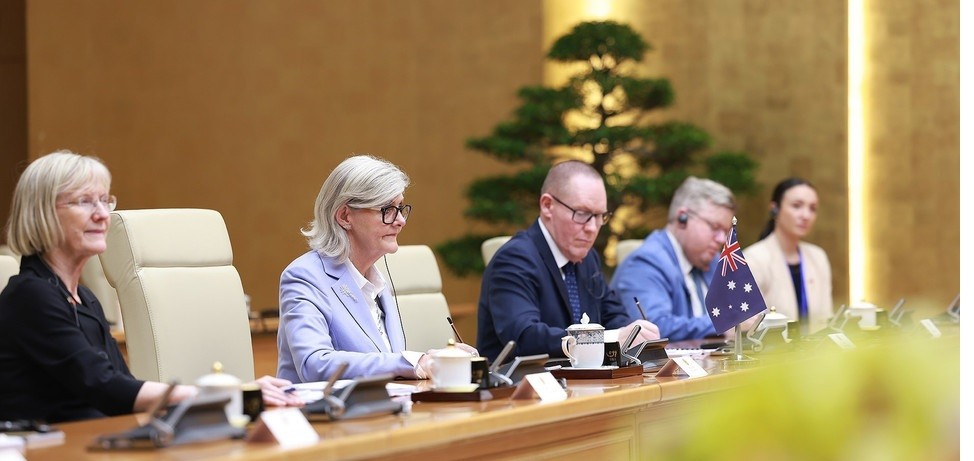 Toàn quyền và các cán bộ cấp cao của Australia tham gia buổi hội kiến.