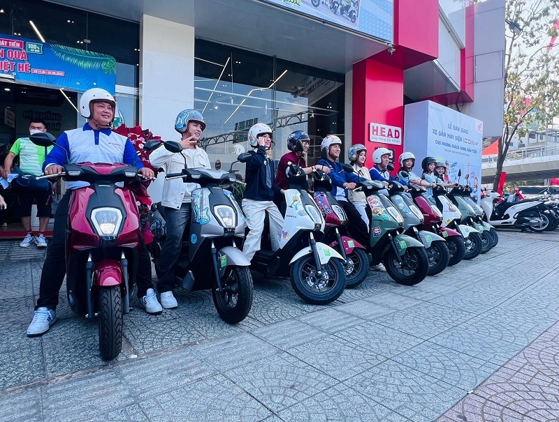 Những khách hàng đầu tiên mua xe máy điện Honda ICON e: