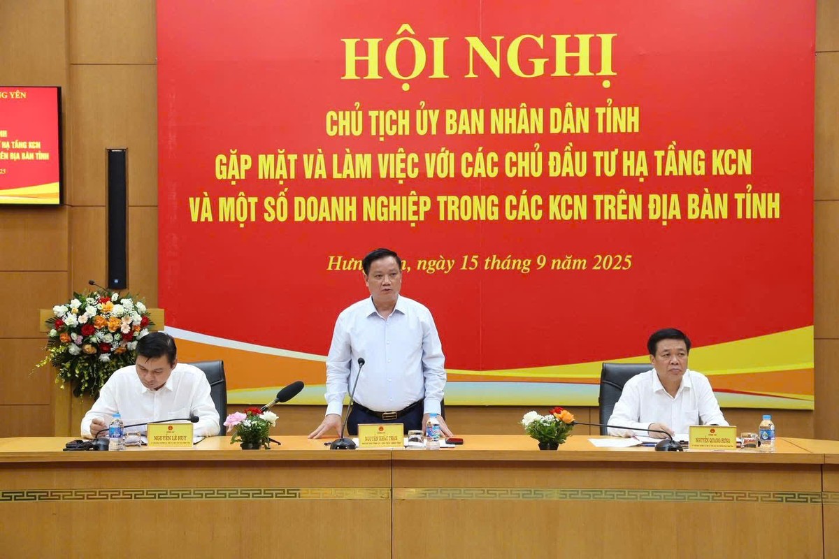 Phó Bí thư Tỉnh ủy, Chủ tịch UBND tỉnh Hưng Yên Nguyễn Khắc Thận phát biểu tại hội nghị