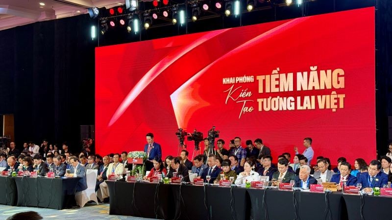 Chủ tịch Hội Doanh nhân trẻ Đặng Hồng Anh, Chủ tịch VPSF 2025 phát biểu đáp từ tại VPSF 2025. Ảnh: Chí Cường Chủ tịch Hội Doanh nhân trẻ Đặng Hồng Anh, Chủ tịch VPSF 2025 phát biểu đáp từ tại VPSF 2025. Ảnh: Chí Cường