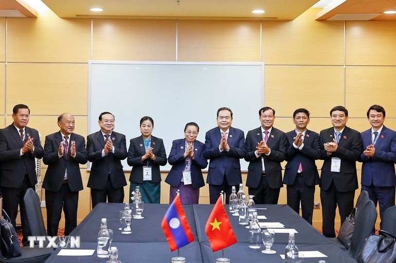 Hai nhà lãnh đạo nhất trí thúc đẩy trao đổi đoàn, tăng cường tiếp xúc, trao đổi giữa các Ủy ban chuyên môn của Quốc hội, các Đại biểu Quốc hội hai nước trong khuôn khổ song phương và đa phương.