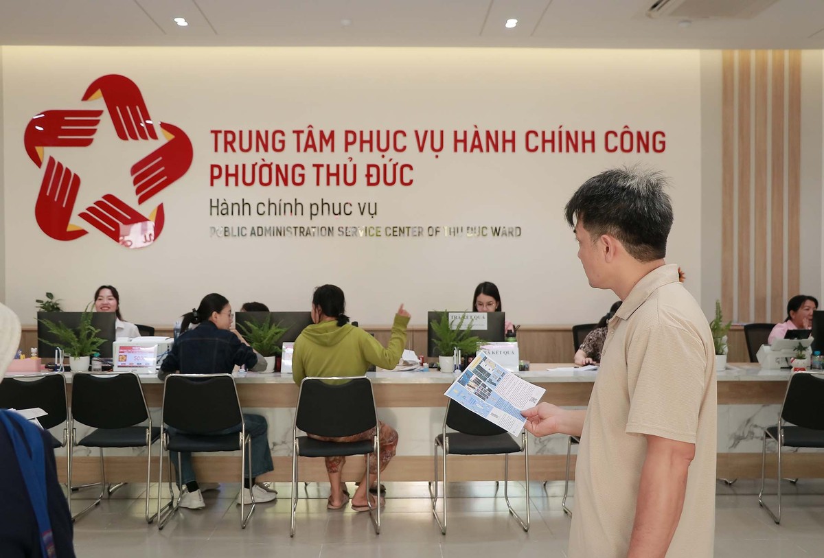 Bộ máy chính quyền các cấp của TP.HCM được củng cố, kiện toàn mạnh mẽ gắn với xây dựng chính quyền đô thị và nền hành chính chuyên nghiệp. Ảnh: Trọng Tín.