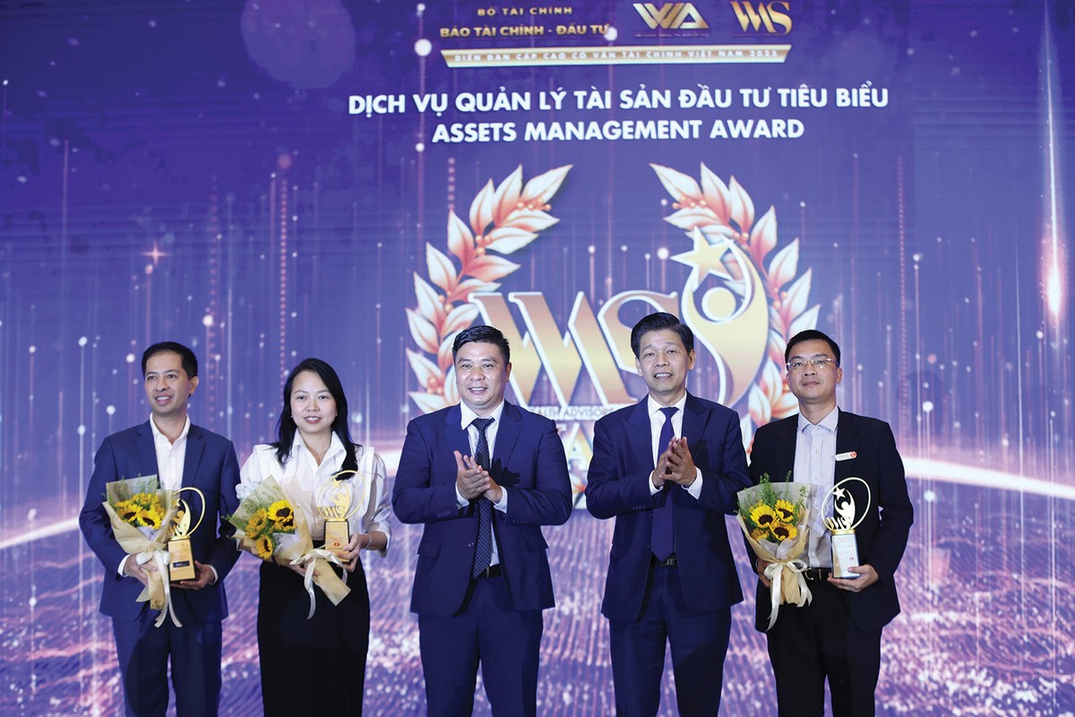 Trong khuôn khổ Diễn đàn VWAS 2025, Ban Tổ chức đã vinh danh các tổ chức cung cấp dịch vụ quản lý đầu tư tiêu biểu