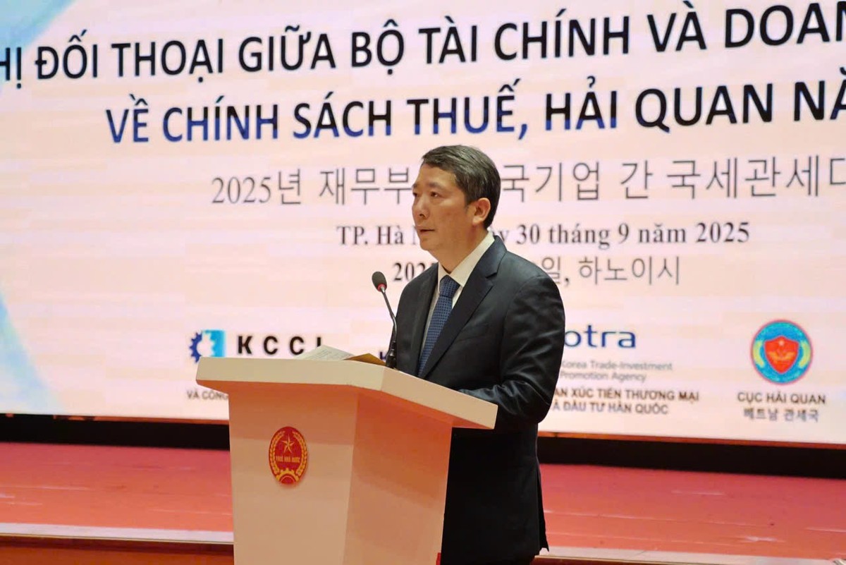 Thứ trưởng Bộ Tài chính Cao Anh Tuấn phát biểu tại hội nghị. Thứ trưởng Bộ Tài chính Cao Anh Tuấn phát biểu tại hội nghị.