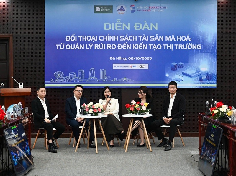 Tại diễn đàn, các chuyên gia, doanh nghiệp nhấn mạnh hợp tác công tư trong hoạt động, quản lý tài sản mã hóa. Tại diễn đàn, các chuyên gia, doanh nghiệp nhấn mạnh hợp tác công tư trong hoạt động, quản lý tài sản mã hóa.