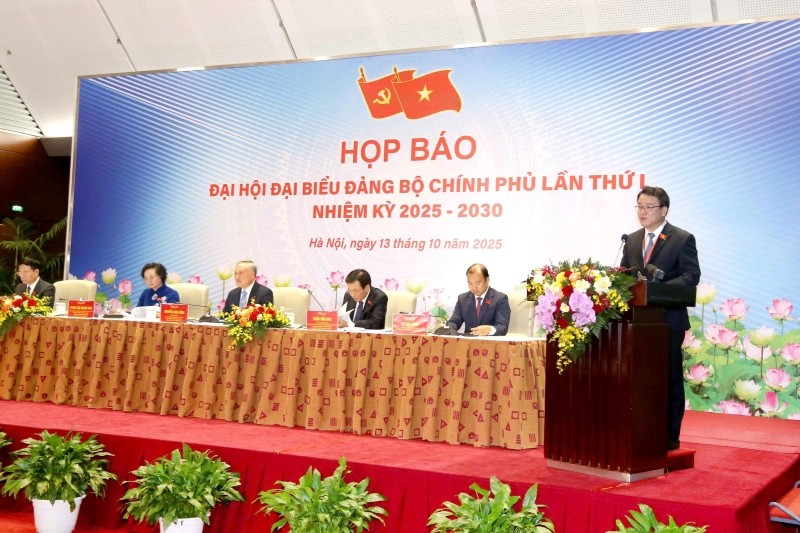 Thứ trưởng Trần Quốc Phương thông tin về các lĩnh vực ưu tiên, đột phá cần tập trung chỉ đạo điều hành để đưa đất nước tự cường, tự tin tiến vào kỷ nguyên phát triển.