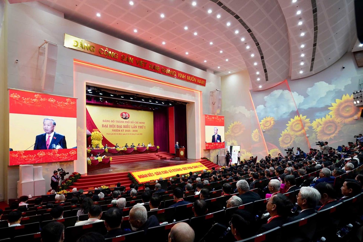 Về các phương hướng, nhiệm vụ, giải pháp của giai đoạn 2025 - 2030 nêu trong Văn kiện, Tổng Bí thư Tô Lâm đánh giá đã đầy đủ và cụ thể, bao quát những vấn đề then chốt mà Bộ Chính trị, Ban Bí thư đã góp ý. Ảnh: BTC.