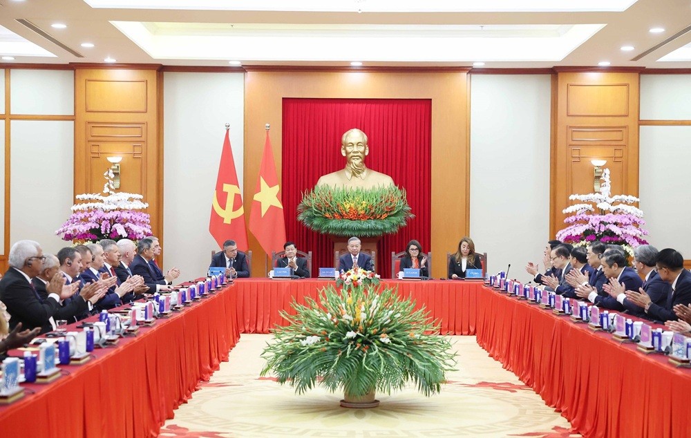 Tổng Bí thư Tô Lâm tiếp Trưởng đoàn các nước tham dự Lễ mở ký Công ước Liên hợp quốc về Chống tội phạm mạng (Công ước Hà Nội). Ảnh: Thống Nhất.