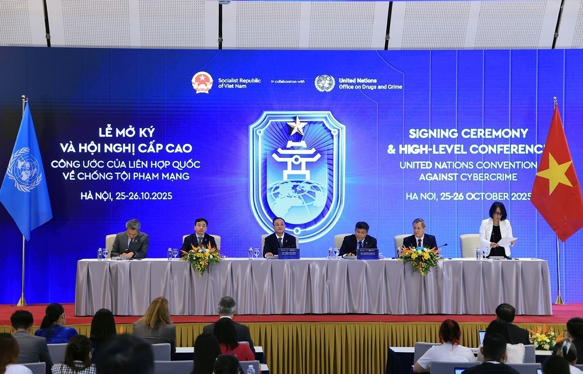 Quang cảnh buổi họp báo quốc tế thông báo kết quả Lễ mở ký Công ước Hà Nội. Ảnh: Tuấn Anh - TTXVN.