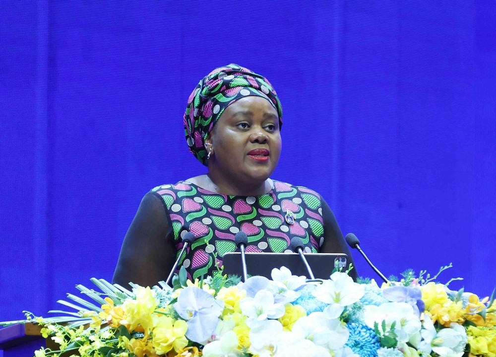 Đại diện Cộng hoà Nam Phi tham luận tại phiên thảo luận.