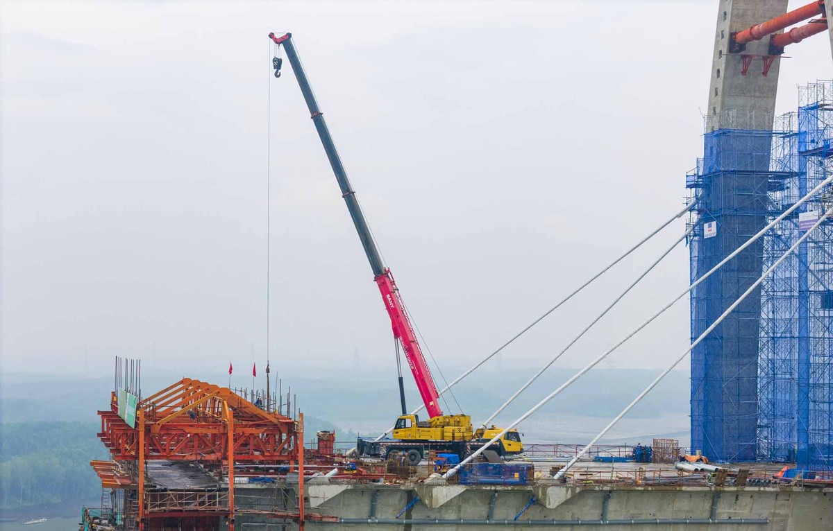 Các mũi thi công đang đồng loạt đẩy nhanh tiến độ.