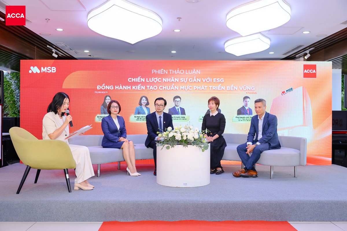 Phiên thảo luận diễn ra với sự góp mặt của các chuyên gia đầu ngành. Ảnh: ACCA Việt Nam