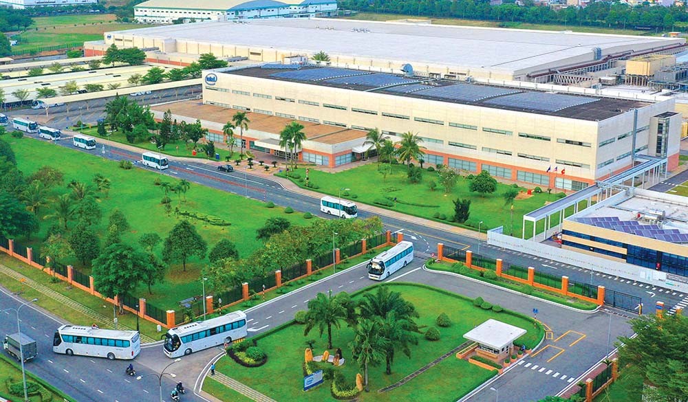 Nhà đầu tư nước ngoài khắt khe hơn khi tìm kiếm quỹ đất để phát triển dự án. Trong ảnh: Nhà máy của Intel, Nidec tại Khu công nghệ cao TP.HCM