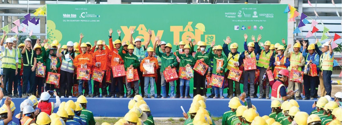 Xây Tết, chương trình do Coteccons khởi xướng với sự đồng hành của nhiều đơn vị đã dần trở thành nền tảng chung tay chăm lo đời sống vật chất và tinh thần cho người lao động