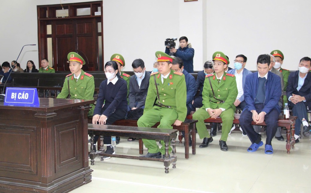 Các bị cáo tại phiên tòa phúc thẩm.