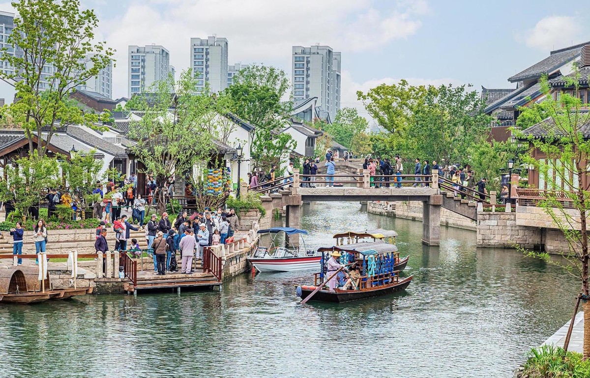 Bàn Long Thiên Địa được đặc biệt yêu thích bởi sự kết hợp giữa giá trị truyền thống và hiện đại. Nguồn: Studio Shanghai