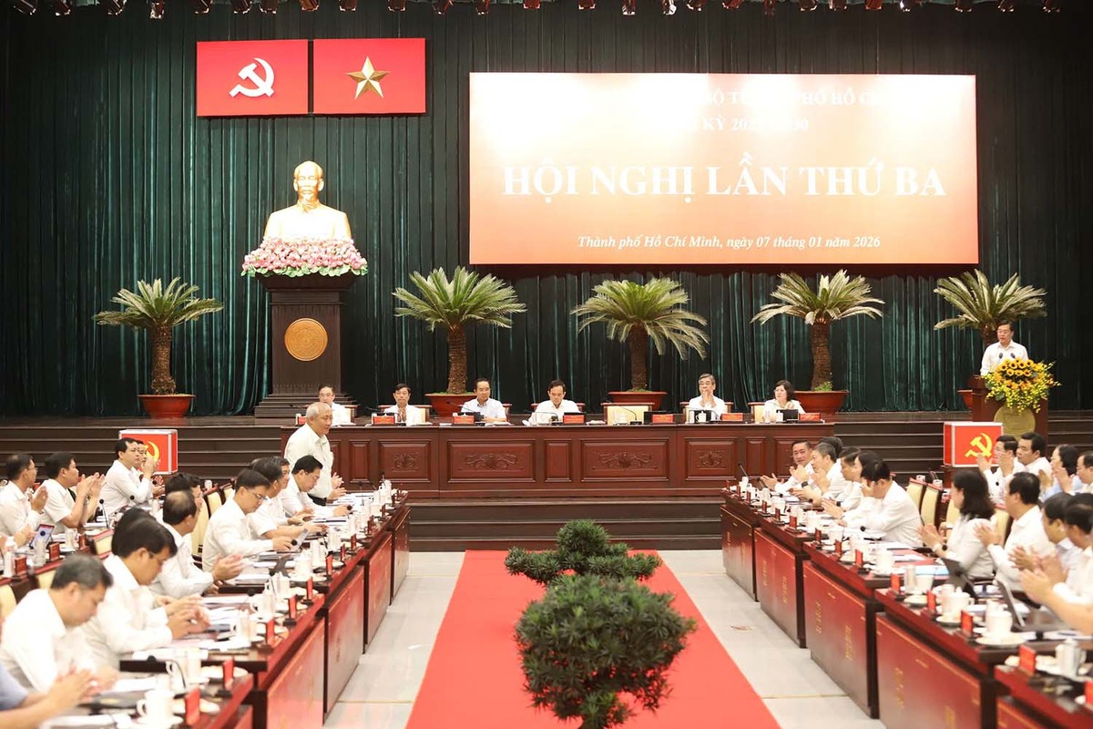 Hội nghị Ban Chấp hành Đảng bộ lần thứ 3 cũng tiến hành công tác cán bộ thuộc thẩm quyền.