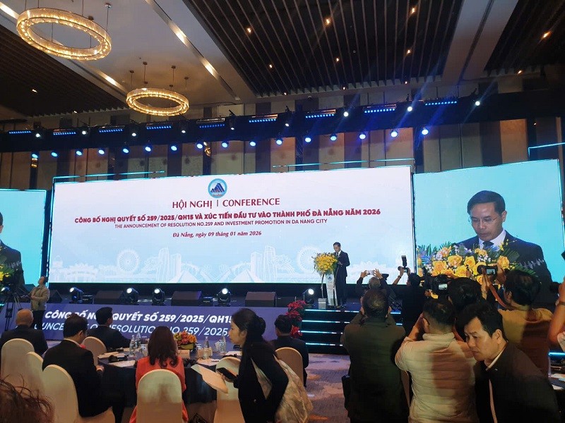 Chủ tịch UBND TP.Đà Nẵng Phạm Đức Ấn phát biểu khai mạc sự kiện. Ảnh: Linh Đan