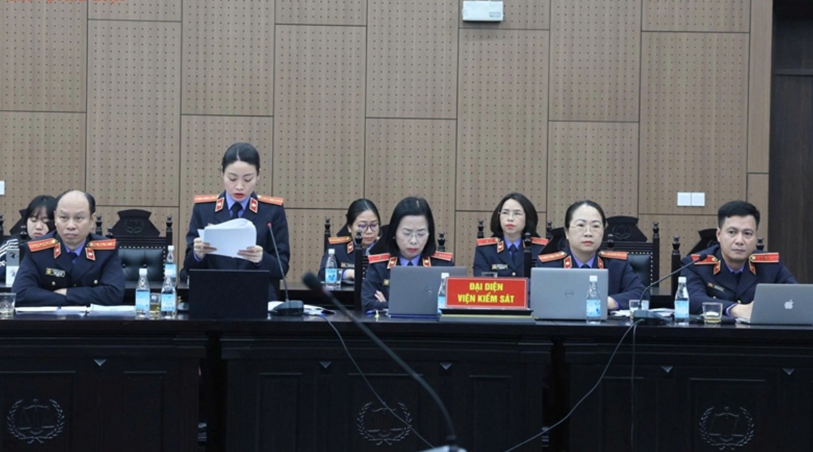 Đại diện Viện Kiểm sát phản bác quan điểm "ngụy biện" cho hành vi nhận hối lộ của các bị cáo trong vụ án.