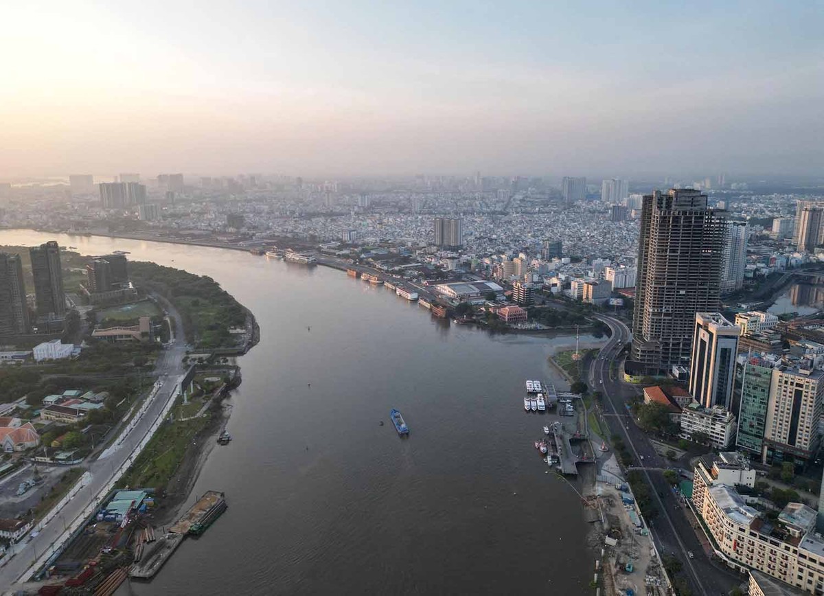 Năm 2025 tốc độ tăng trưởng kinh tế của TP.HCM đạt 8,03%, tổng giá trị GRDP ước đạt 3 triệu tỷ đồng. Ảnh: Lê Toàn Năm 2025 tốc độ tăng trưởng kinh tế của TP.HCM đạt 8,03%, tổng giá trị GRDP ước đạt 3 triệu tỷ đồng. Ảnh: Lê Toàn