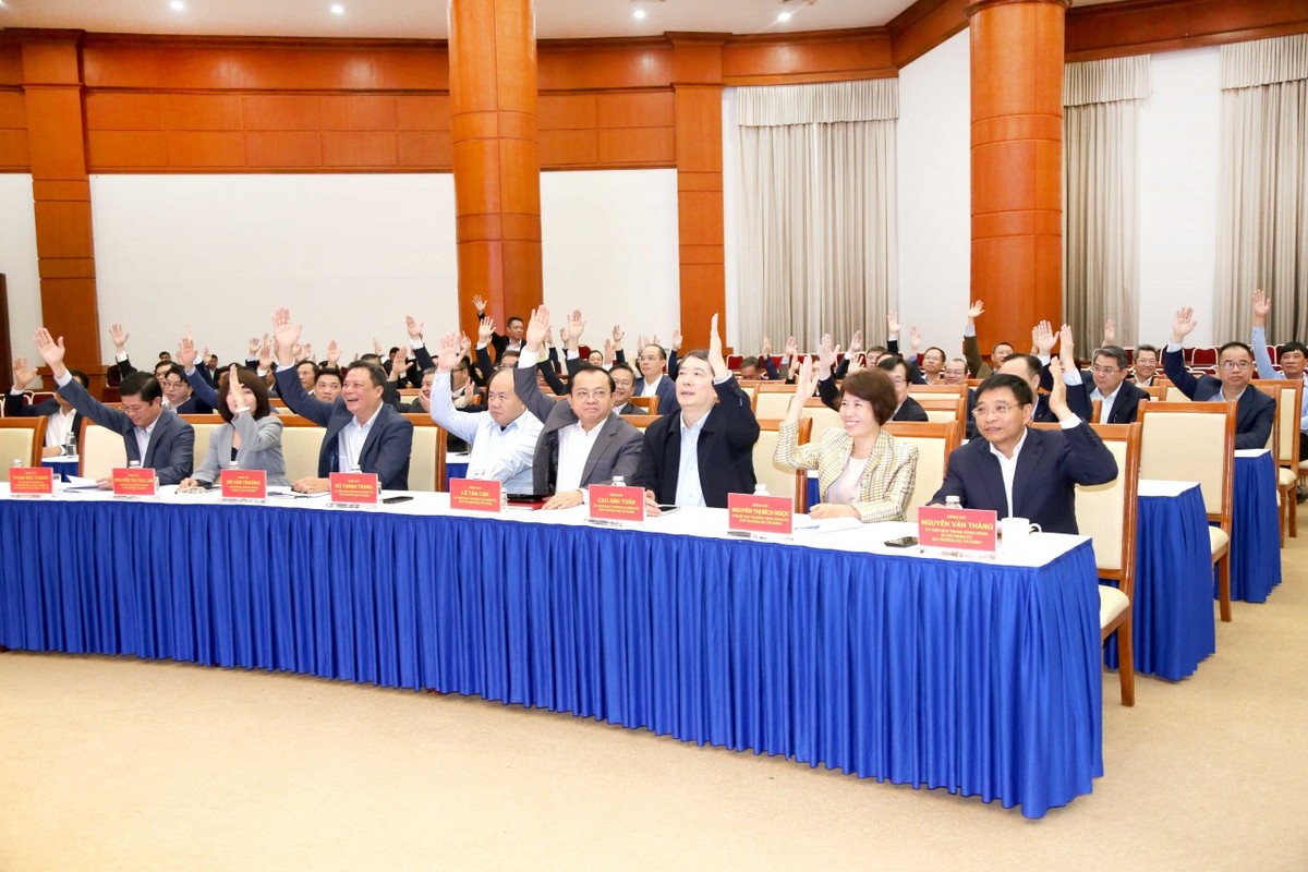 100% đại biểu biểu quyết giới thiệu Bộ trưởng Bộ Tài chính Nguyễn Văn Thắng ứng cử Đại biểu Quốc hội khóa XVI. Ảnh: Đức Minh.