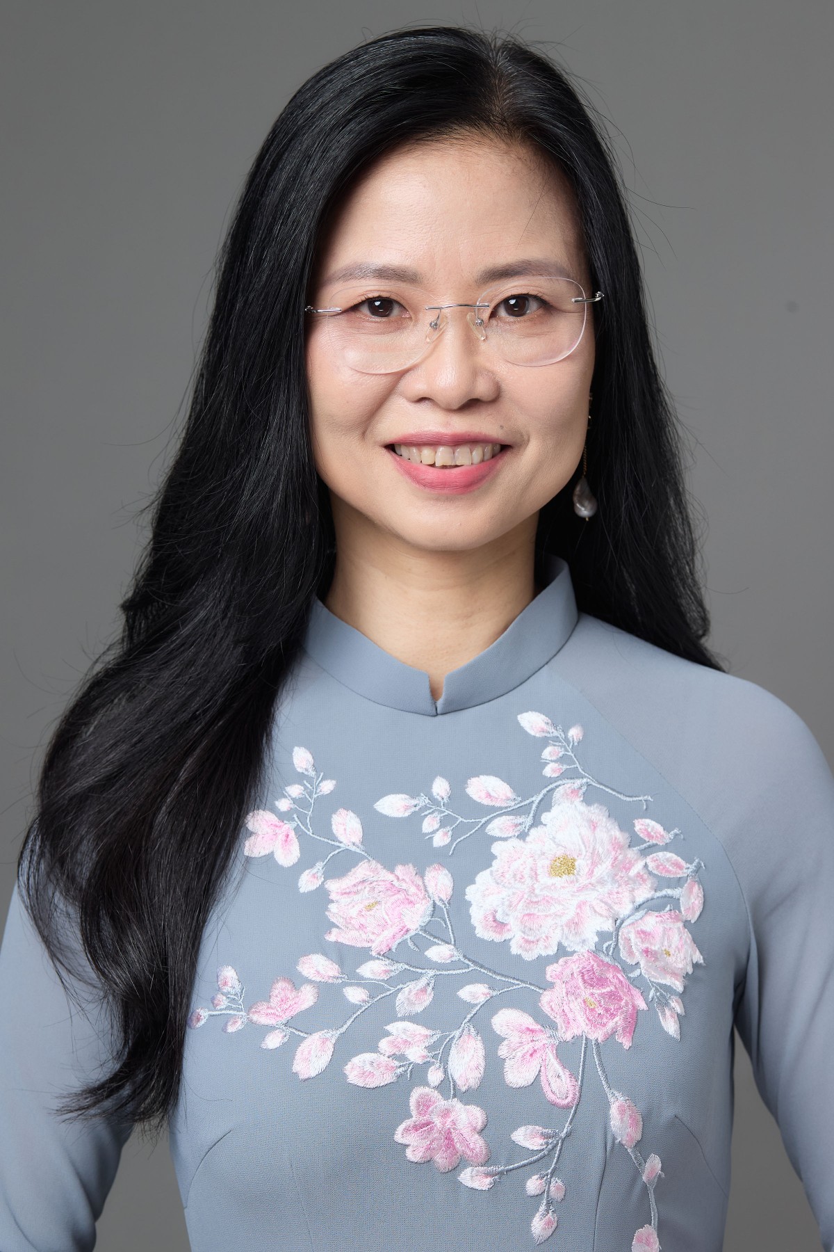 Bà Nguyễn Thúy Hạnh, Tổng giám đốc kiêm Giám đốc Khối Khách hàng doanh nghiệp và đầu tư Ngân hàng Standard Chartered Việt Nam Bà Nguyễn Thúy Hạnh, Tổng giám đốc kiêm Giám đốc Khối Khách hàng doanh nghiệp và đầu tư Ngân hàng Standard Chartered Việt Nam