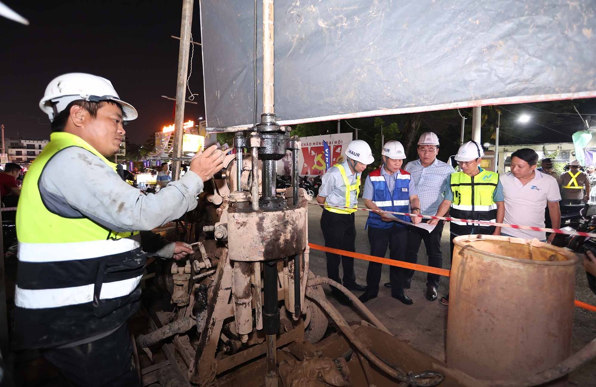 Công tác khoan khảo sát địa chất được xem là bước quan trọng, làm cơ sở cho việc triển khai đồng bộ các gói thầu xây dựng tuyến metro số 2 trong thời gian tới