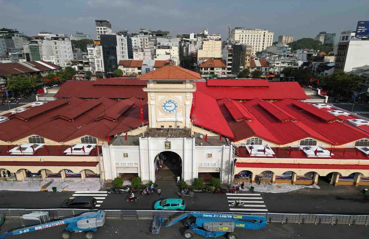 Chợ Bến Thành, biểu tượng lịch sử của Thành phố sẽ thu hút người dân đến chụp ảnh du Xuân khi hoàn thiện.