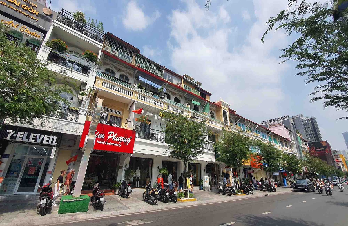 Dãy nhà cổ trên đường Lê Lợi