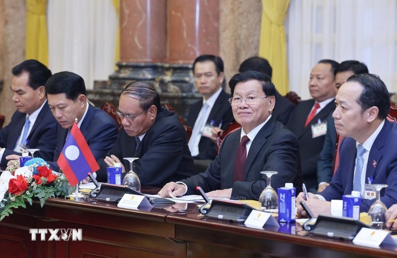 Tổng Bí thư, Chủ tịch nước Lào Thongloun Sisoulith phát biểu tại cuộc hội đàm với Chủ tịch nước Lương Cường