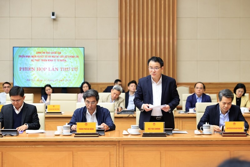 Thứ trưởng Bộ Tài chính Trần Quốc Phương báo cáo tại Phiên họp - Ảnh: VGP. Thứ trưởng Bộ Tài chính Trần Quốc Phương báo cáo tại Phiên họp - Ảnh: VGP.