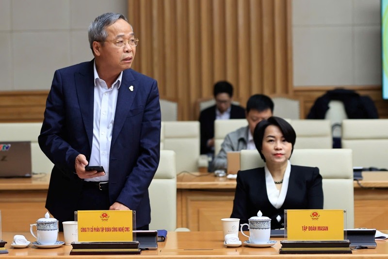 Ông Nguyễn Trung Chính, Chủ tịch CMC kiến nghị tại phiên họp. Ảnh: VGP. Ông Nguyễn Trung Chính, Chủ tịch CMC kiến nghị tại phiên họp. Ảnh: VGP.