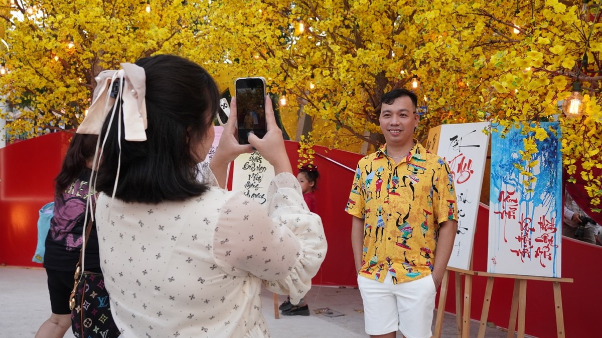 Đây sẽ là một không gian văn hóa rực rỡ, sinh động và gợi lên nhiều cảm xúc ấm áp, để mọi người có thể bày tỏ lòng yêu thương với gia đình và bạn bè trong khoảng thời gian chuyển giao giữa năm cũ - năm mới