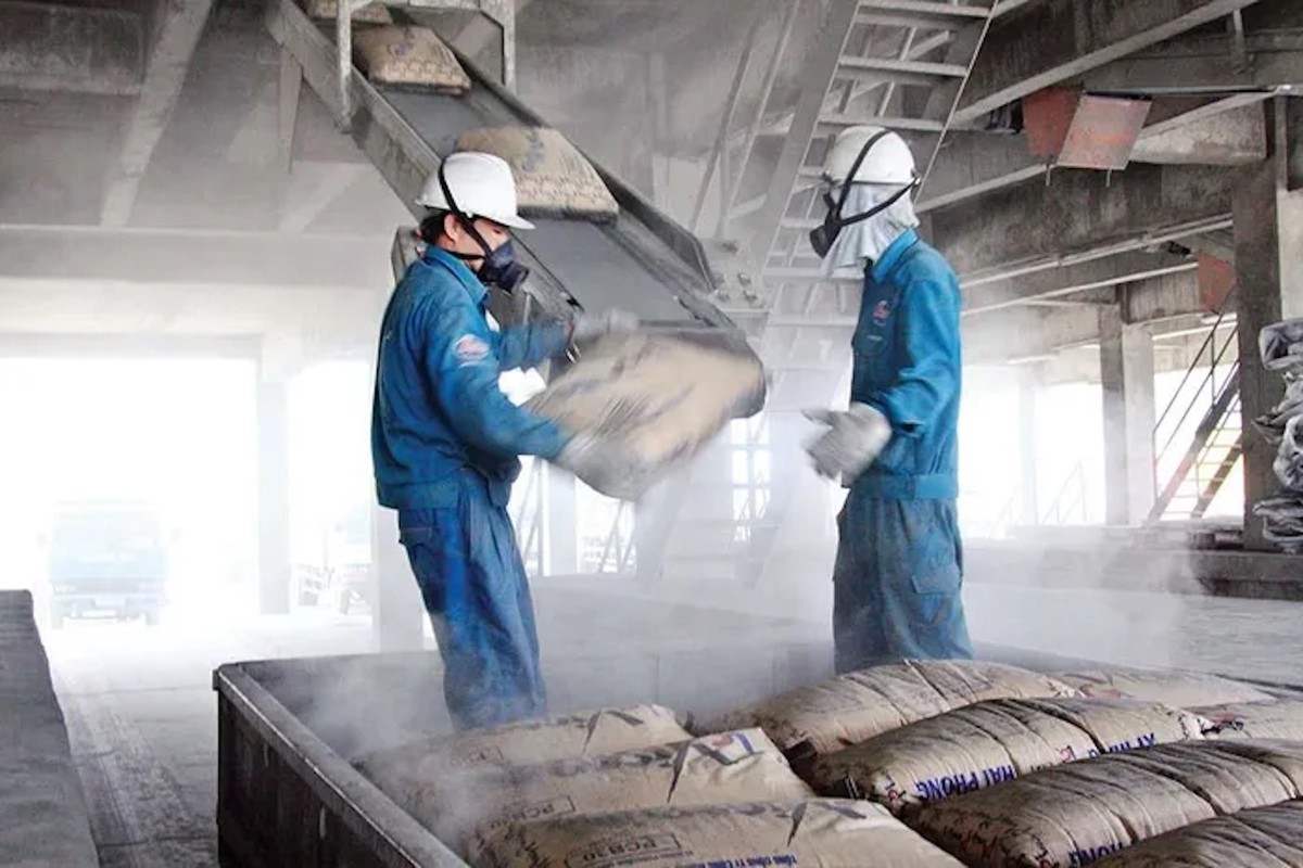 51 cơ sở sản xuất xi măng chính thức tham gia thí điểm hạn ngạch phát thải giai đoạn 2025 - 2026.