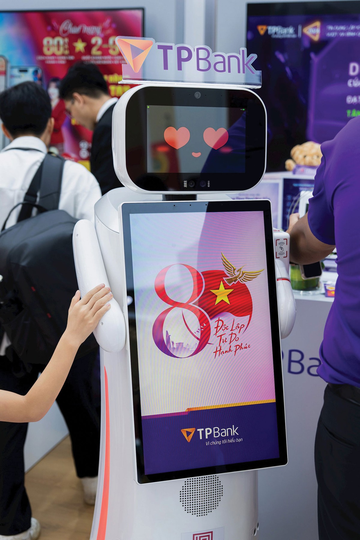 AI đang thay thế nhân viên ngân hàng trong nhiều phần việc có tính lặp lại