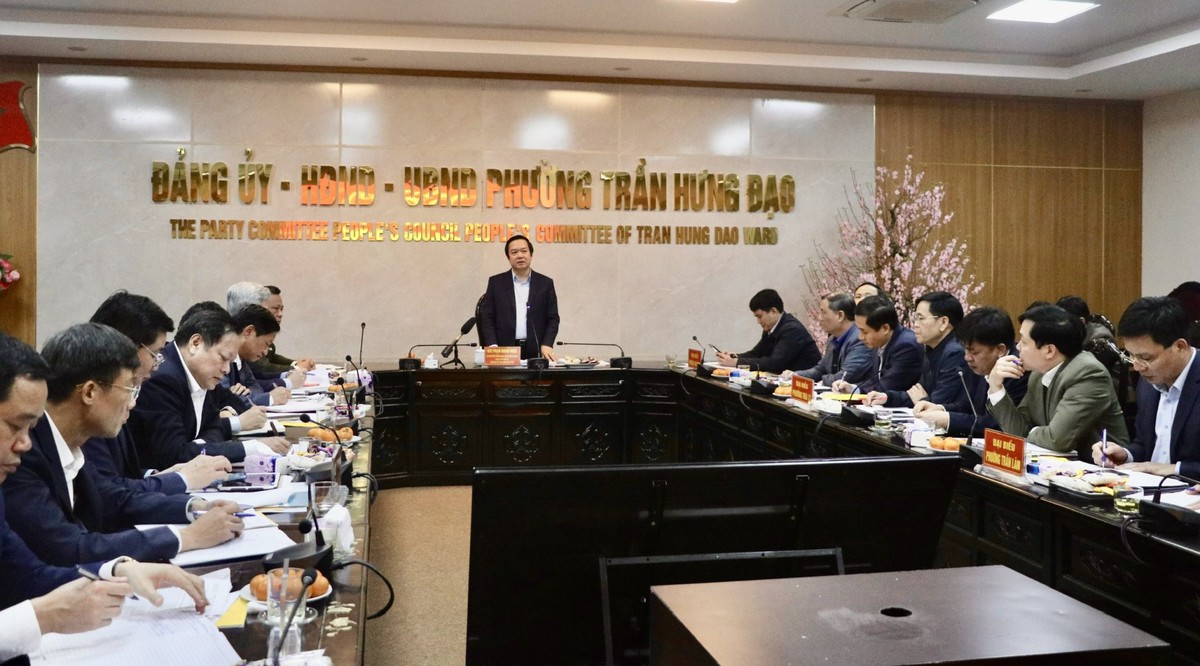 Ông Phạm Quang Ngọc, Ủy viên Trung ương Đảng, Phó Bí thư Tỉnh ủy, Chủ tịch UBND tỉnh phát biểu chỉ đạo tại buổi làm việc.