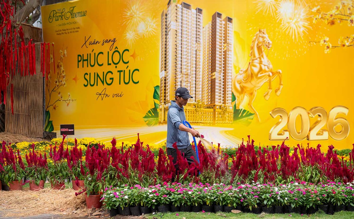 Việc chỉnh trang khu đất trống thành công viên hoa không chỉ góp phần làm đẹp cảnh quan đô thị mà còn tạo thêm không gian công cộng phục vụ nhu cầu vui chơi, du xuân của người dân trong dịp Tết Bính Ngọ 2026.