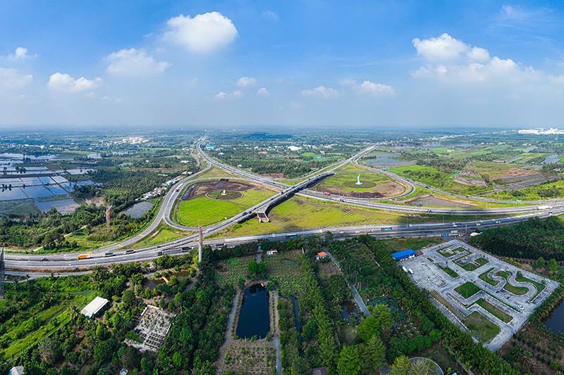 Tự chủ chiến lược cũng phải được xây dựng từ năng lực nội sinh của nền kinh tế Trong ảnh: Dự án PPP cao tốc Trung Lương - Mỹ Thuận. Ảnh: Anh Minh