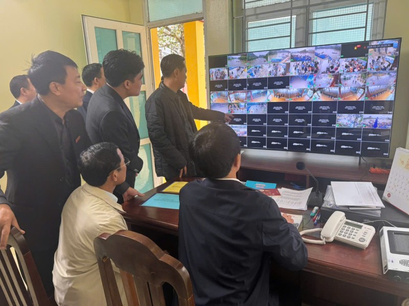 4 giờ sáng ngày 18/2/2026, tức mùng 2 Tết Bính Ngọ, Ban Tổ chức Lễ hội Du lịch Chùa Hương 2026 đã chính thức ra quân, triển khai đồng bộ toàn bộ lực lượng phục vụ mùa lễ hội.