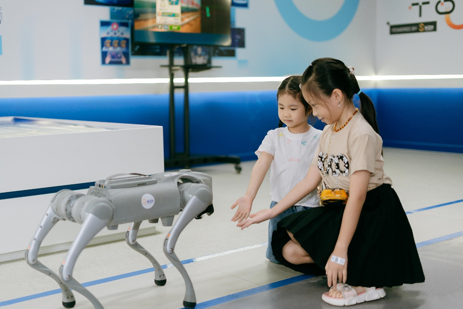 STEM TOWN – Trung tâm trải nghiệm khoa học công nghệ – chính thức khai xuân từ mùng 4 đón các em nhỏ và phụ huynh với nụ cười háo hức, mở ra một năm sáng tạo và truyền cảm hứng.