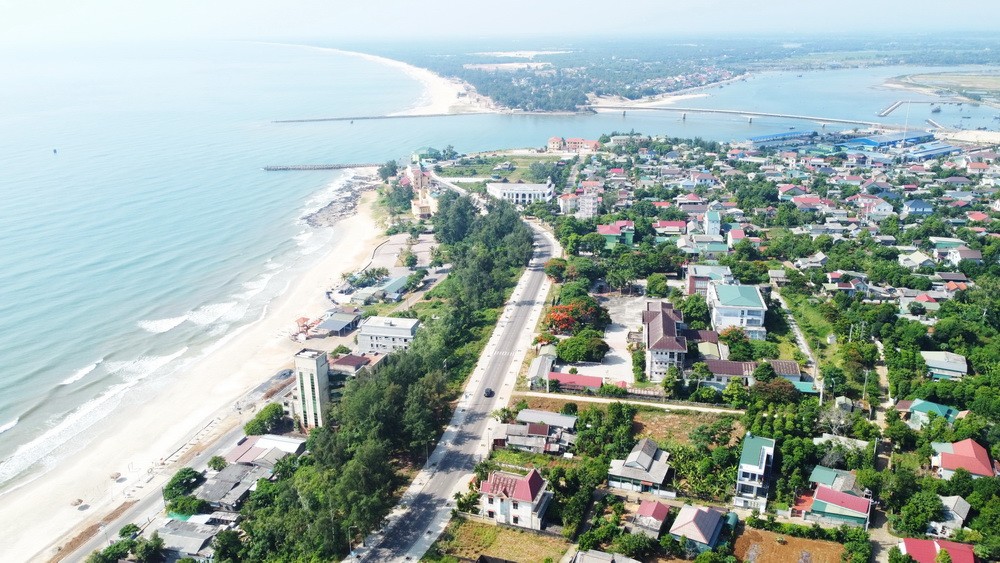 Logistics và kinh tế biển được xem là “mạch máu” của nền kinh tế tỉnh Quảng Trị.