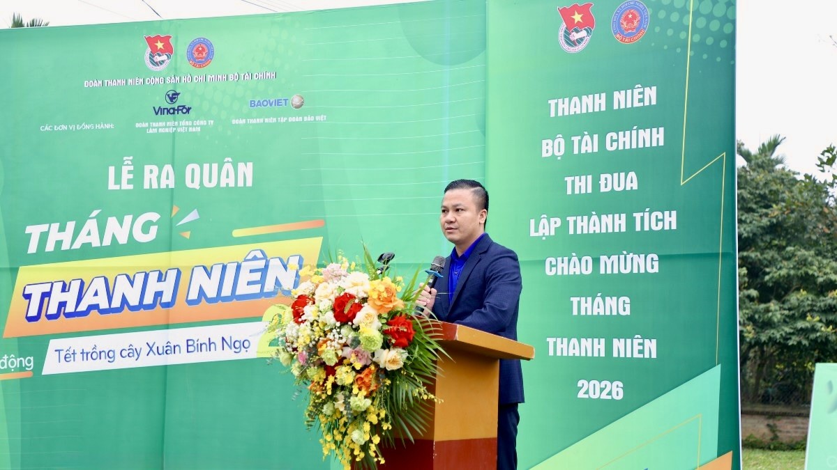 Đồng chí Lê Đôn, Bí thư Đoàn Thanh niên Bộ Tài chính phát biểu khai mạc chương trình.