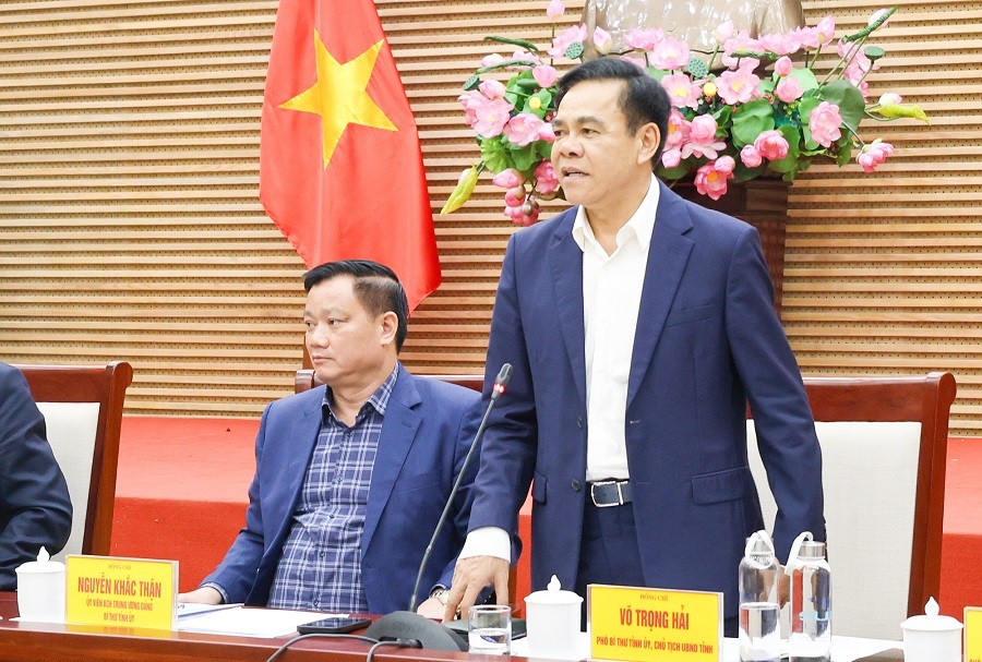 Chủ tịch UBND tỉnh Võ Trọng Hải phát biểu. Ảnh nguồn: Nghean.gov.vn